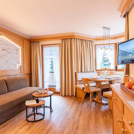 Hotel Garni Apart Tina Ішгль Екстер'єр фото