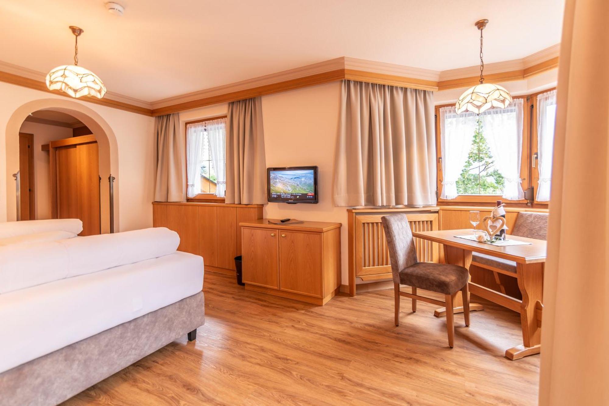 Hotel Garni Apart Tina Ішгль Екстер'єр фото