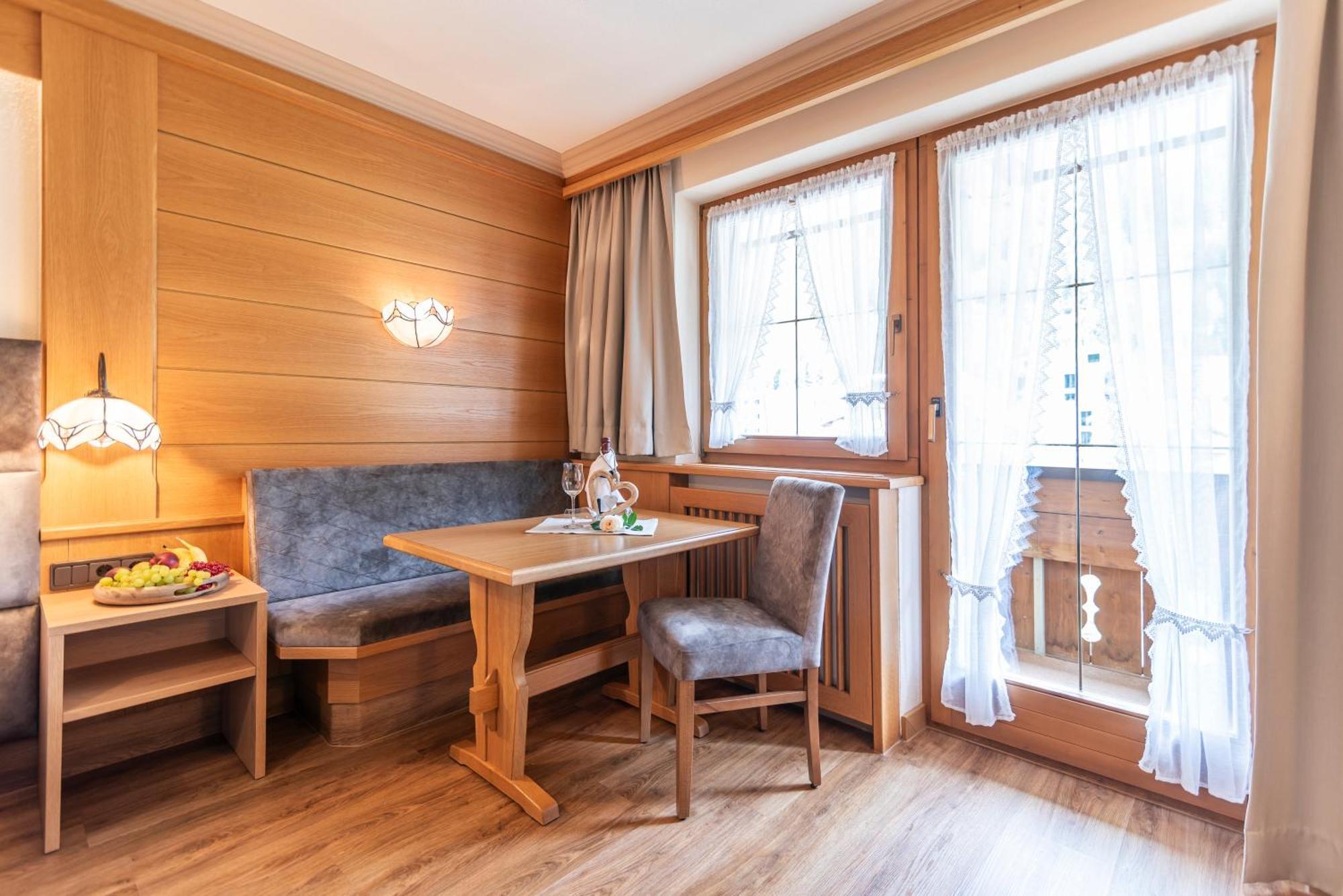 Hotel Garni Apart Tina Ішгль Екстер'єр фото